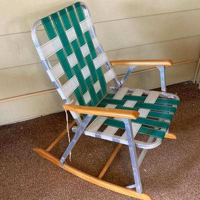 LOT 601-224: Pair of Classic Webbed Folding Lawn Chairs