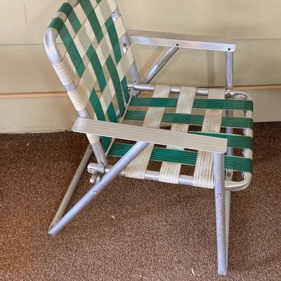 LOT 601-224: Pair of Classic Webbed Folding Lawn Chairs