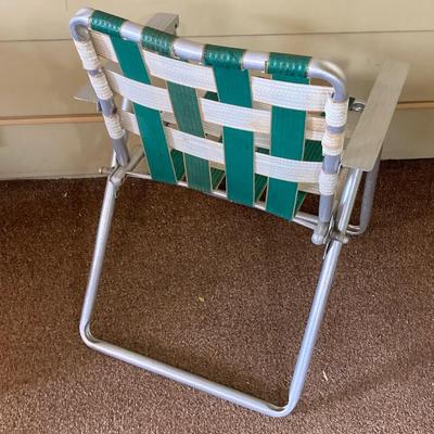 LOT 601-224: Pair of Classic Webbed Folding Lawn Chairs