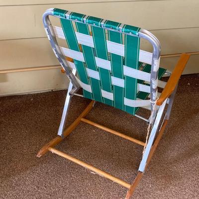 LOT 601-224: Pair of Classic Webbed Folding Lawn Chairs