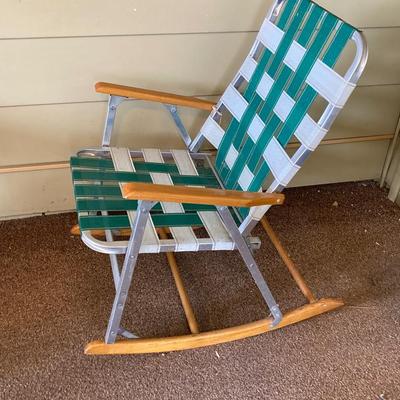 LOT 601-224: Pair of Classic Webbed Folding Lawn Chairs