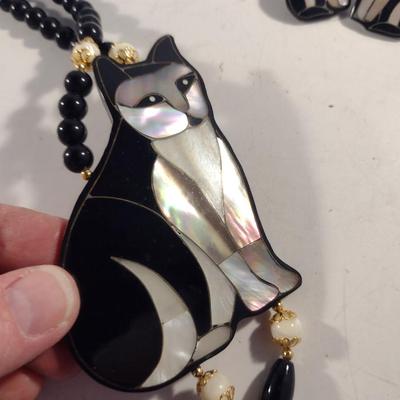 Cat Design Necklace and Earring Set