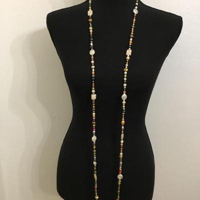 Gorgeous organic pearl beaded necklace