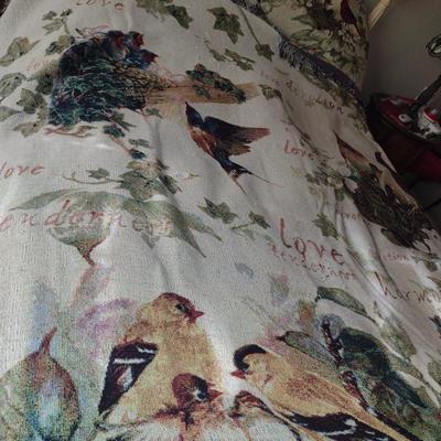 Woven Blanket Set- Bird Design with Light Background