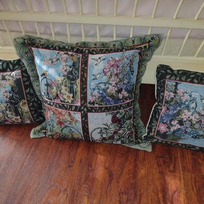 Woven Blanket Set- Bird Design with Dark Background
