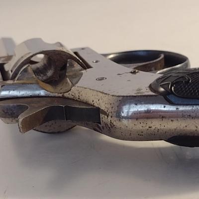 H. & R. .32 S&W CTGE Double Action Revolver Stub Nose