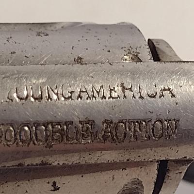 H. & R. .32 S&W CTGE Double Action Revolver Stub Nose