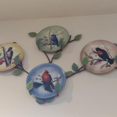 Bird Design Plates with Metal Wall Rack