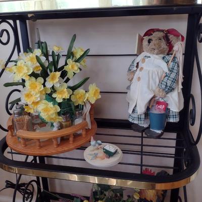 Contents of Shelf- Assorted Home Decor