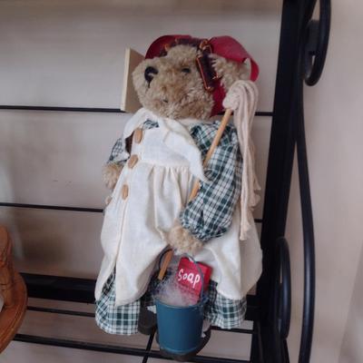 Contents of Shelf- Assorted Home Decor