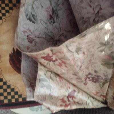 Collection of Table Linens- Covers, Cloths, Lace, Runners, Placemats
