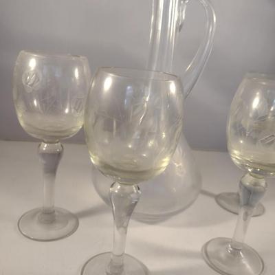 Beverage Set- Decanter with Stopper and Four Etched Glasses