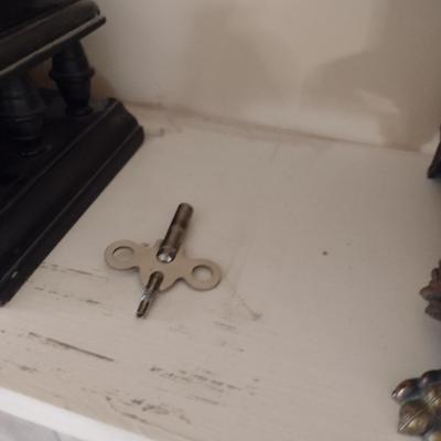 Wood Case Mantle Clock- Eight Day Wind Up