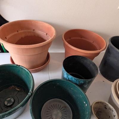 Assortment Of Plastic Plant/Flower Pots
