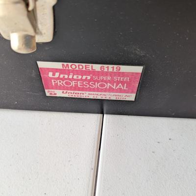 19 1/4 Model 6119 Union Super Steel Professional Tool Box With Tools