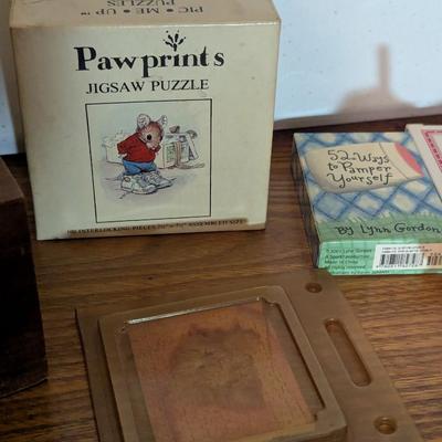 Vintage Poker Chips Top Cards Puzzles Nodder