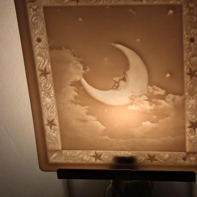 Porcelain Curved Lithophane Night Lights