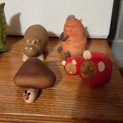 11 Pieces Of Home Grown Enesco Vegetables