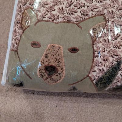National Wildlife Federation "Walk In the Woods Quilt" Size Twin
