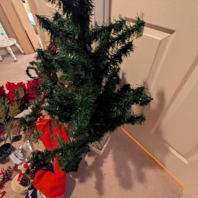Lighted Christmas Tree Grapevine Wreaths Decor