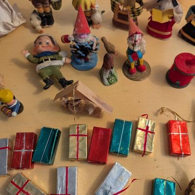 Holiday Christmas Decorations Lot 2
