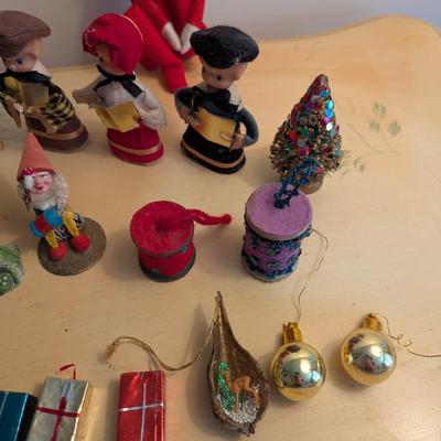 Holiday Christmas Decorations Lot 2