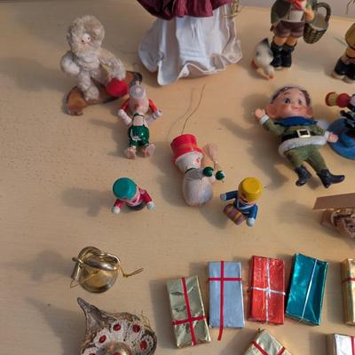 Holiday Christmas Decorations Lot 2