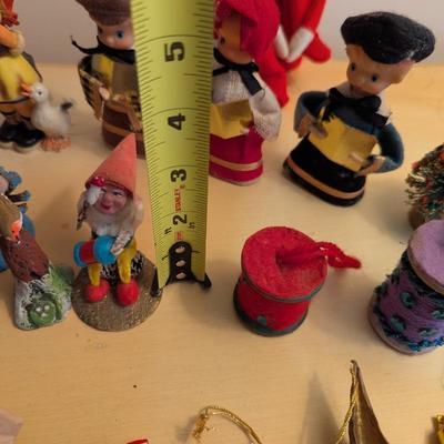 Holiday Christmas Decorations Lot 2