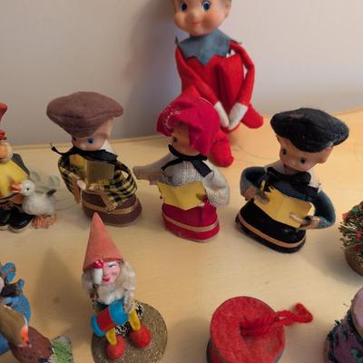 Holiday Christmas Decorations Lot 2