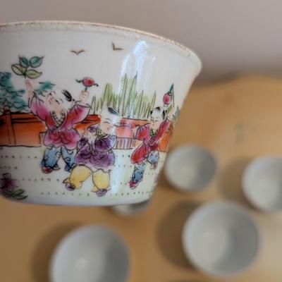Chinese Nesting Bowls Marked On The Bottom