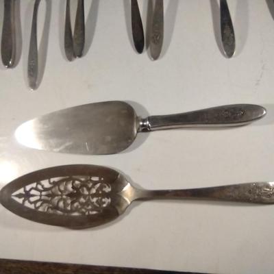 Vintage Community Plate Flatware with Wooden Storage Box- Approx 118 Pieces (K)