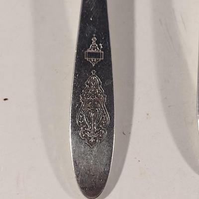 Vintage Community Plate Flatware with Wooden Storage Box- Approx 118 Pieces (K)