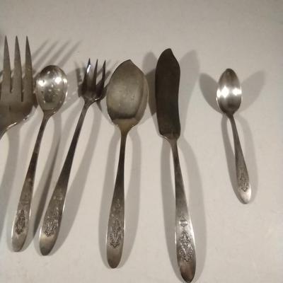 Vintage Community Plate Flatware with Wooden Storage Box- Approx 118 Pieces (K)