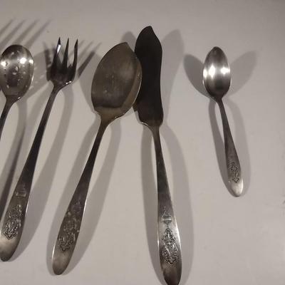 Vintage Community Plate Flatware with Wooden Storage Box- Approx 118 Pieces (K)
