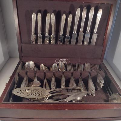 Vintage Community Plate Flatware with Wooden Storage Box- Approx 118 Pieces (K)