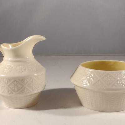 Belleek Irish Fine Pottery Creamer and Sugar Bowl (K)