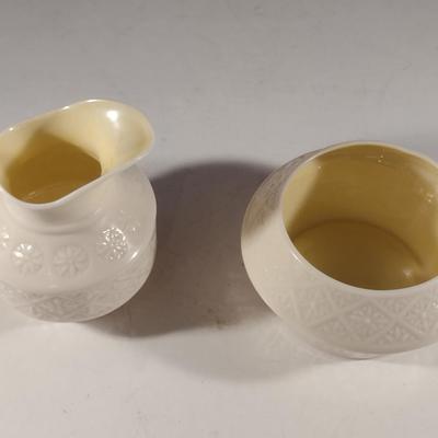 Belleek Irish Fine Pottery Creamer and Sugar Bowl (K)