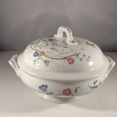 Large, Covered Porcelain Soup Taurine- Approx 9 1/2" in Diameter (K)