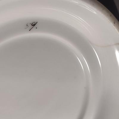 Large, Covered Porcelain Soup Taurine- Approx 9 1/2" in Diameter (K)
