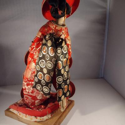 Vintage Japanese Doll- Geisha Dancer(#19). (K)