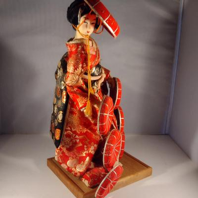 Vintage Japanese Doll- Geisha Dancer(#19). (K)