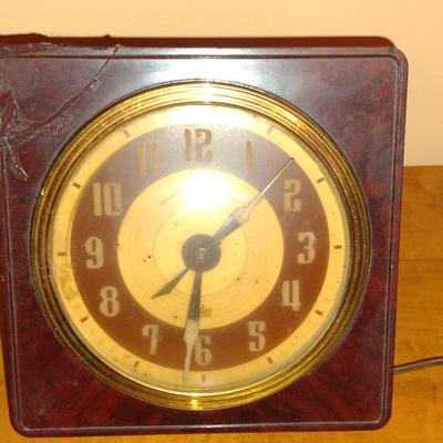 Vintage General Electric Alarm Clock- Model 7H98 (K)