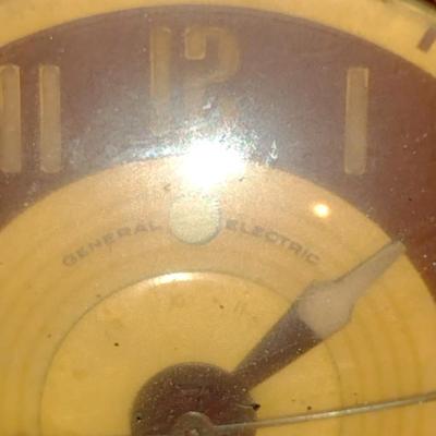 Vintage General Electric Alarm Clock- Model 7H98 (K)