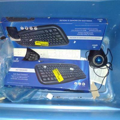Collection of Electronics- Keyboards, Earphones, Computer Mouse (K)