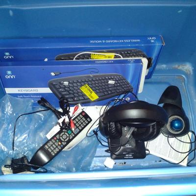 Collection of Electronics- Keyboards, Earphones, Computer Mouse (K)