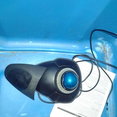 Collection of Electronics- Keyboards, Earphones, Computer Mouse (K)