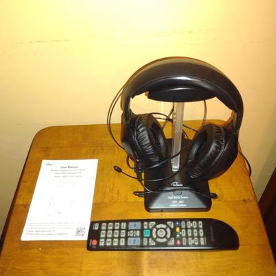 Collection of Electronics- Keyboards, Earphones, Computer Mouse (K)