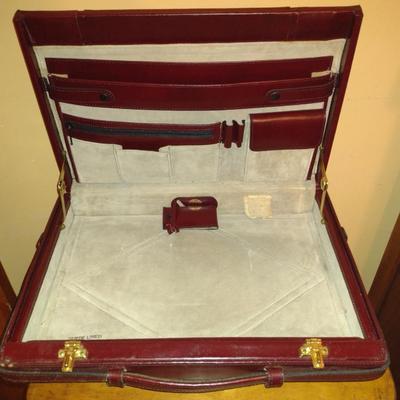 Leather Attache Case with Suede Lining- Approx 17 1/2" x 12 3/4" x 3" Deep (K)