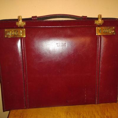 Leather Attache Case with Suede Lining- Approx 17 1/2" x 12 3/4" x 3" Deep (K)