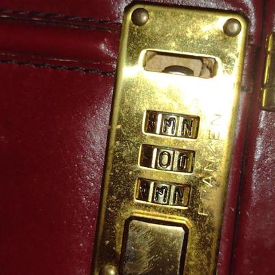 Leather Attache Case with Suede Lining- Approx 17 1/2" x 12 3/4" x 3" Deep (K)